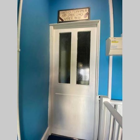 Seagulls Rest Marine Themed Seaview Apartment Criccieth Exterior photo
